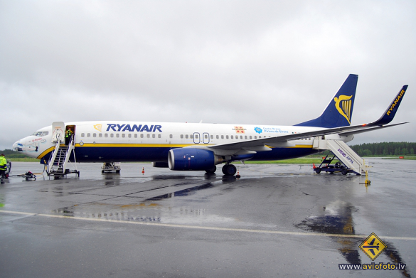 Boeing 737-8AS
